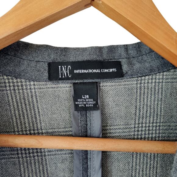Vintage INC Gray Wool Blazer in Size 42R - Classic Men's Jacket - Picture 5 of 8
